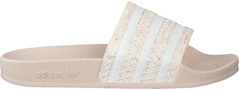 roze met witte adidas slippers|adidas slips dames.